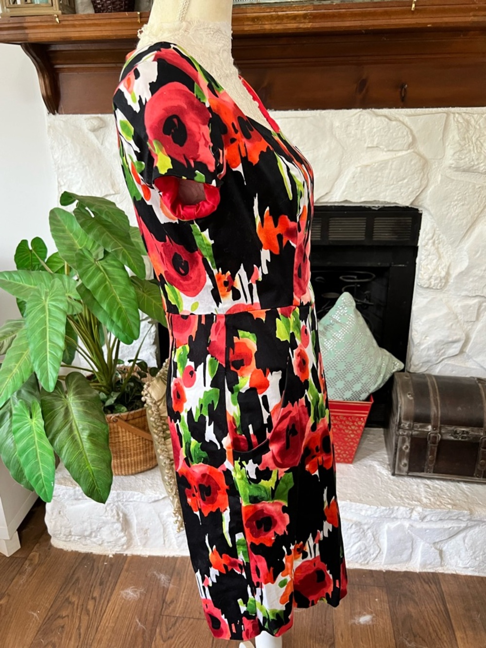 Donna Ricco Floral Print Black, Orange & Red Short Sleeve Dress Size 10 - Picture 4 of 12